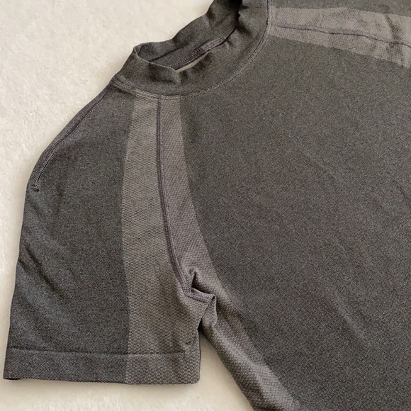 Lululemon | Seamless Training Short Sleeve Shirt LW3GAUS Gull Grey (10) - Picture 4 of 15